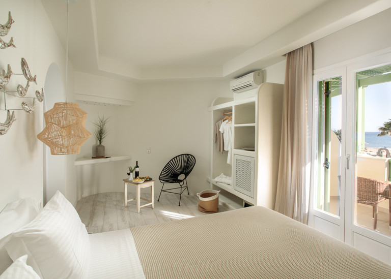 JUNIOR SEA VIEW SUITE